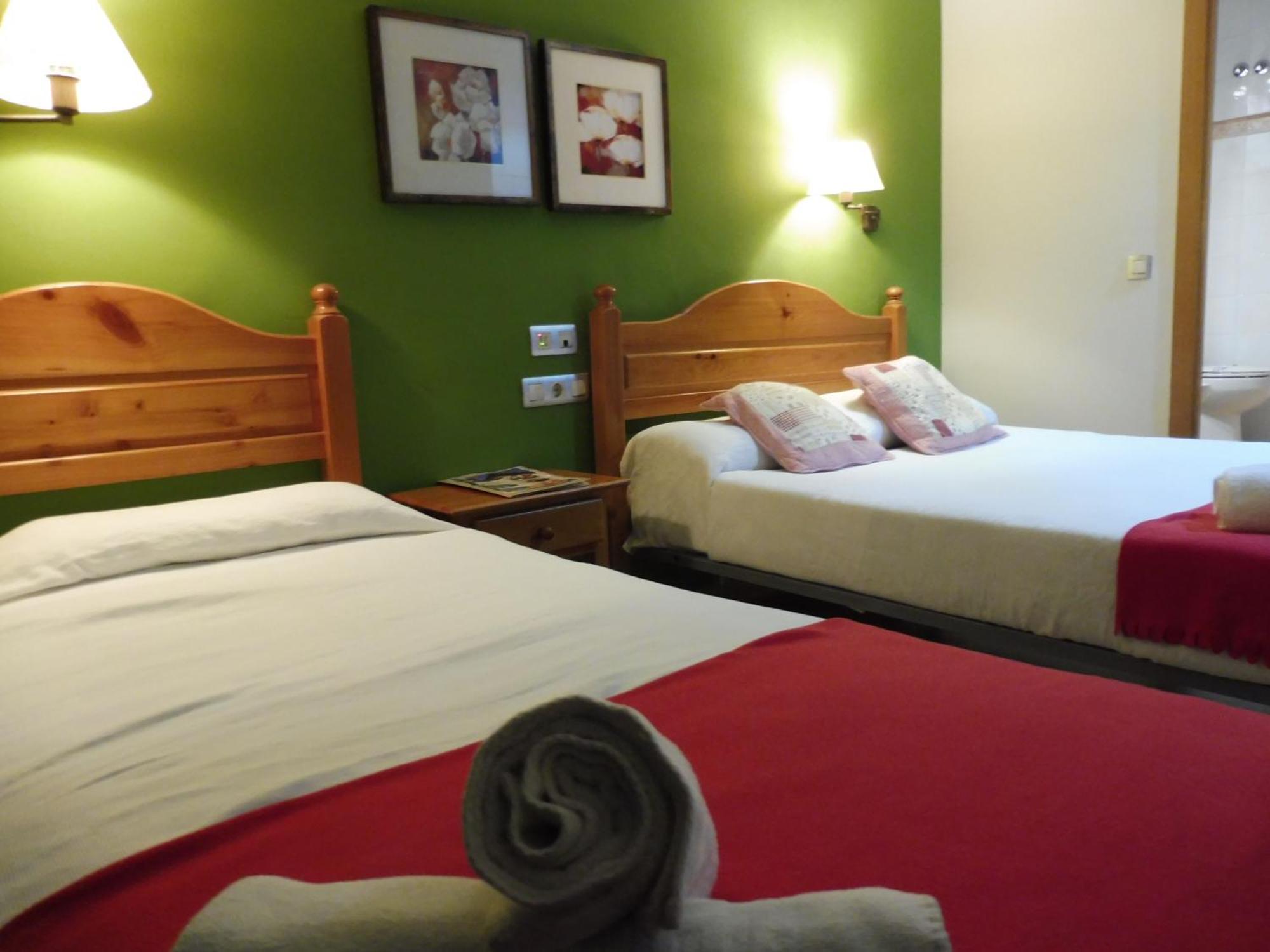 Hostal Cal Batista Баґа Екстер'єр фото
