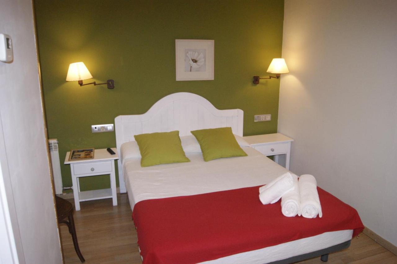 Hostal Cal Batista Баґа Екстер'єр фото