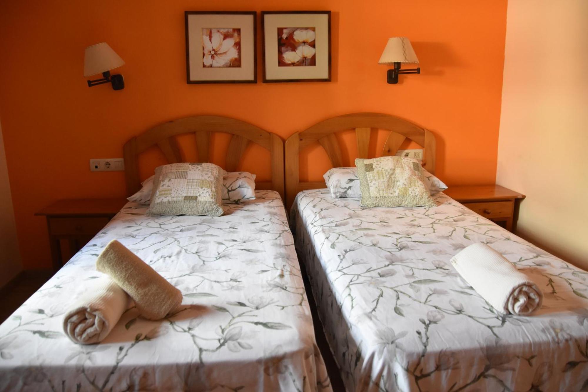 Hostal Cal Batista Баґа Екстер'єр фото
