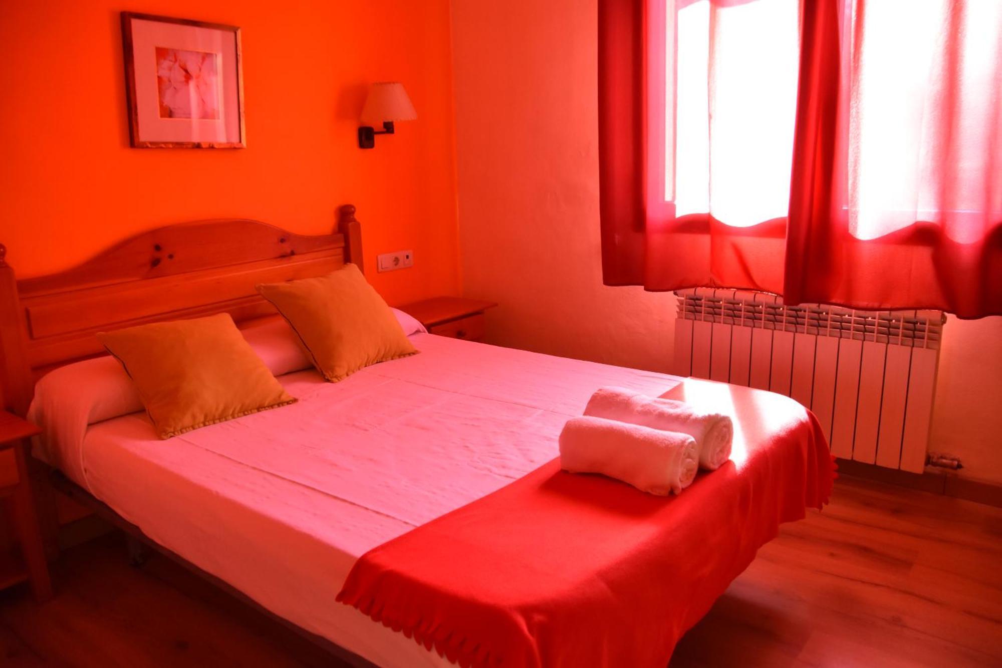 Hostal Cal Batista Баґа Екстер'єр фото