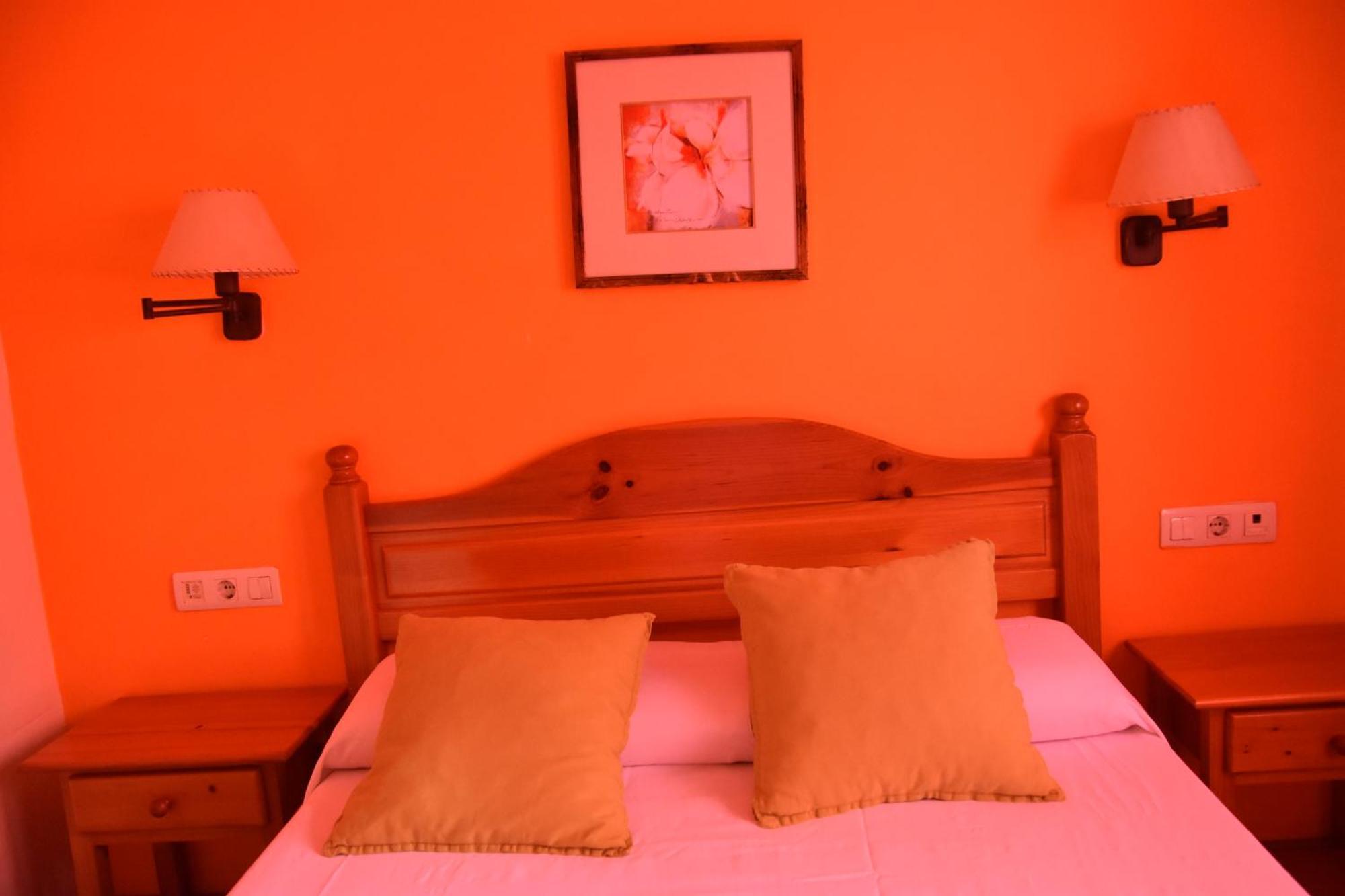 Hostal Cal Batista Баґа Екстер'єр фото