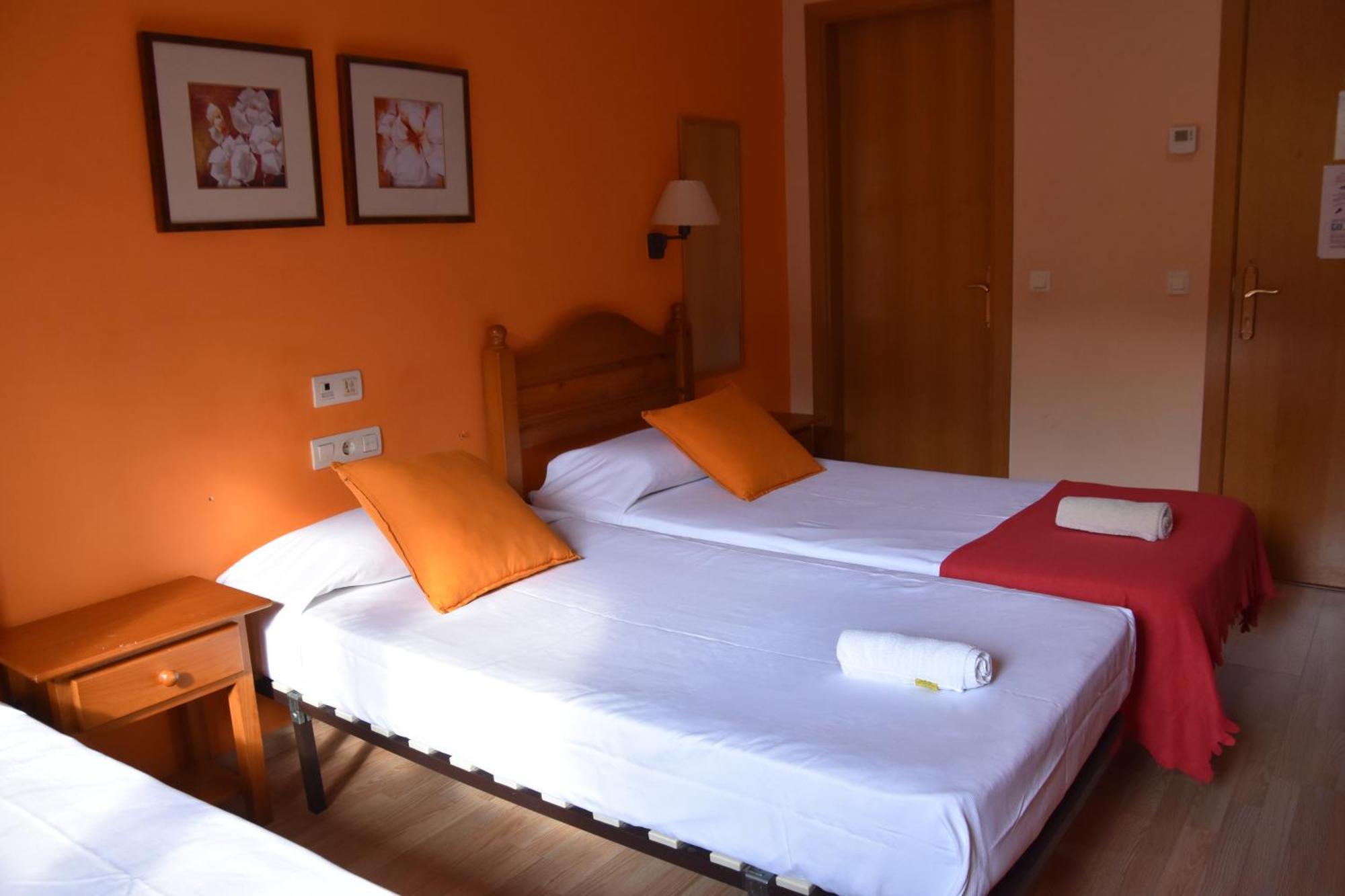 Hostal Cal Batista Баґа Екстер'єр фото