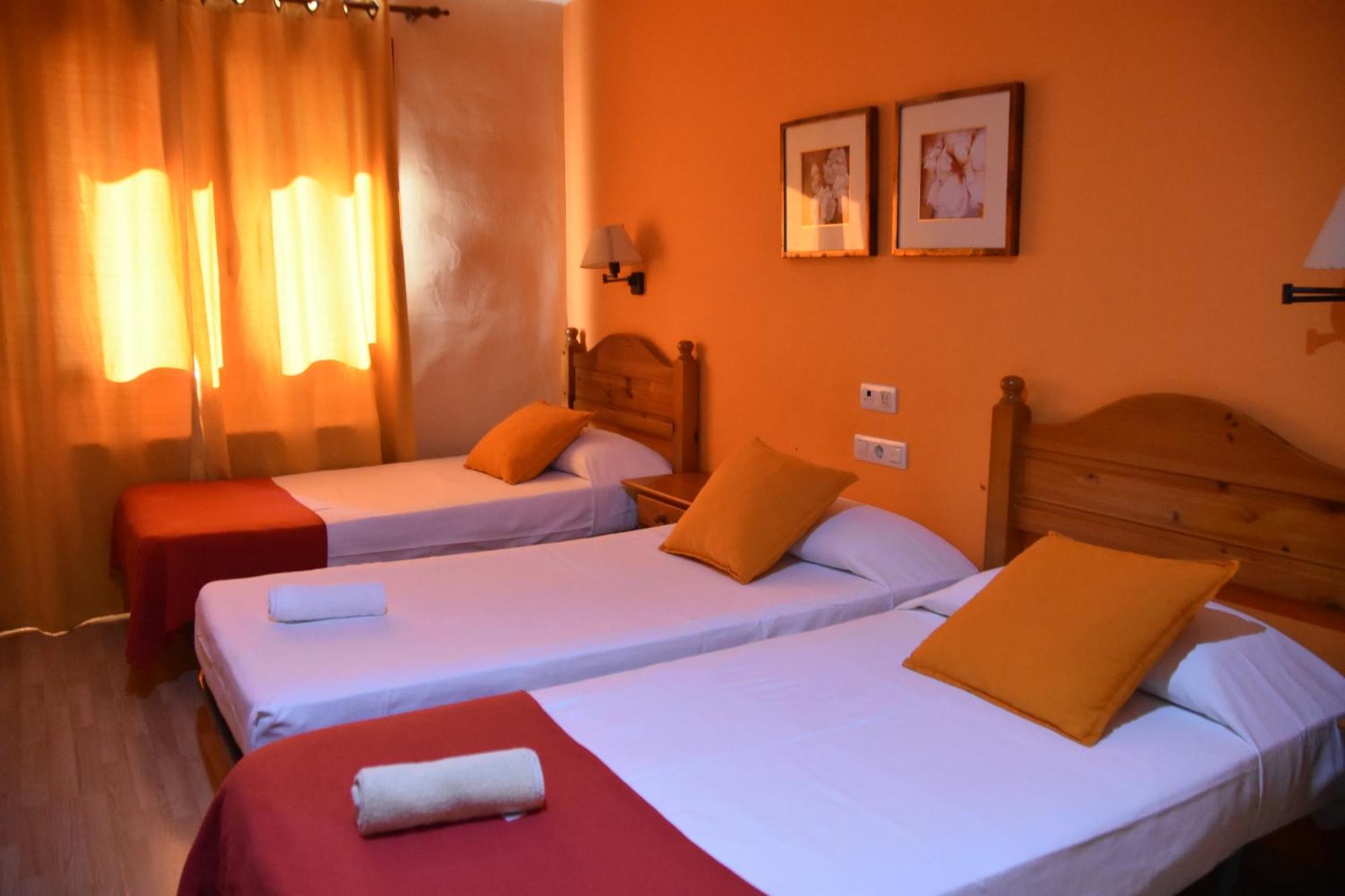 Hostal Cal Batista Баґа Екстер'єр фото