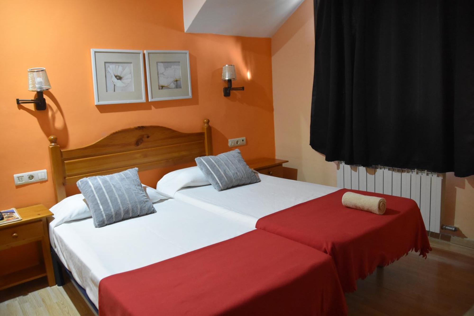 Hostal Cal Batista Баґа Екстер'єр фото